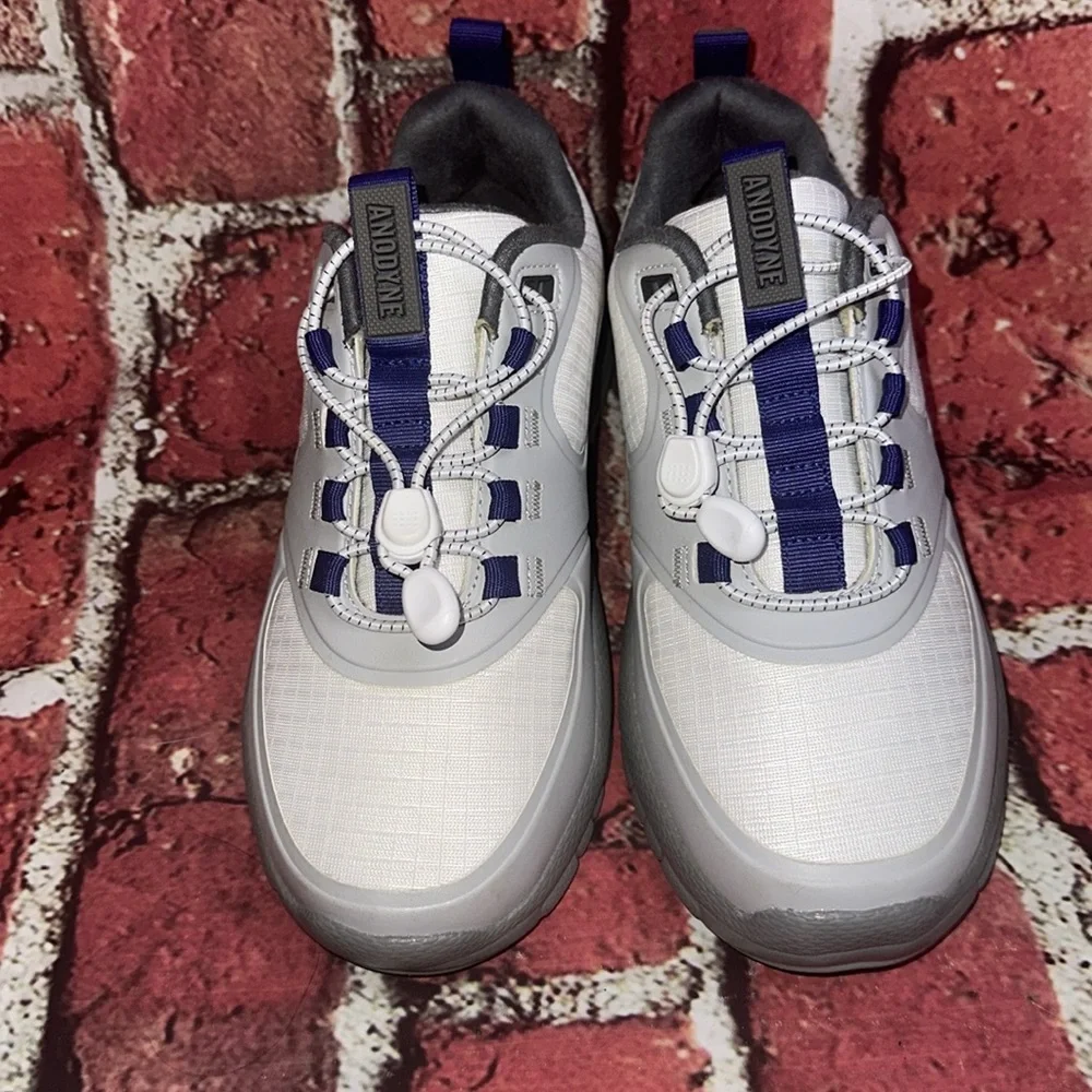 Anodyne Women's White Blue Sneakers Size 6W